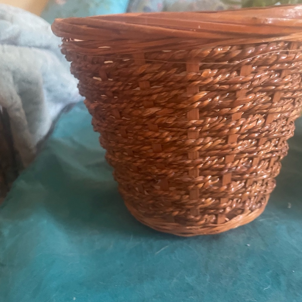 Wicker items - Picture 5 of 16